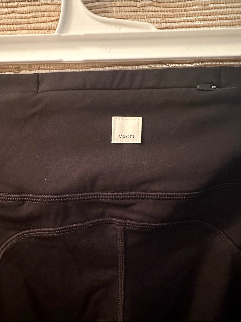 Vuori Black High-Rise Performance Leggings - NWOT - Picture 4 of 4